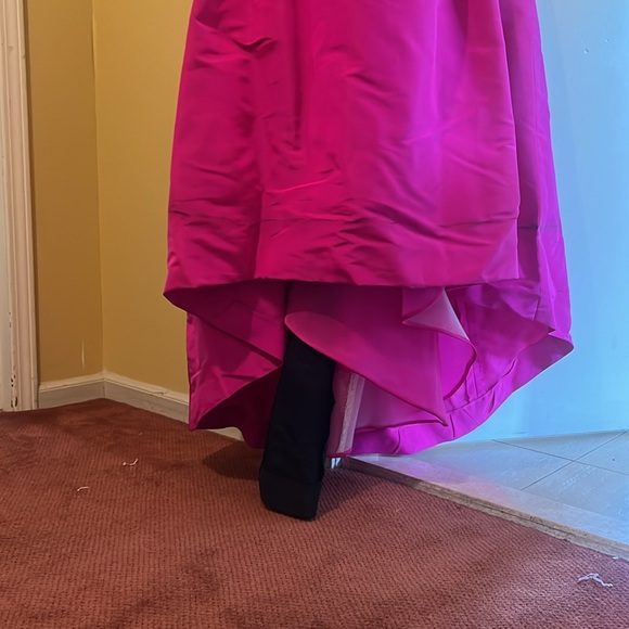 Oscar de la renta hot pink gown size 2 - Picture 13 of 16